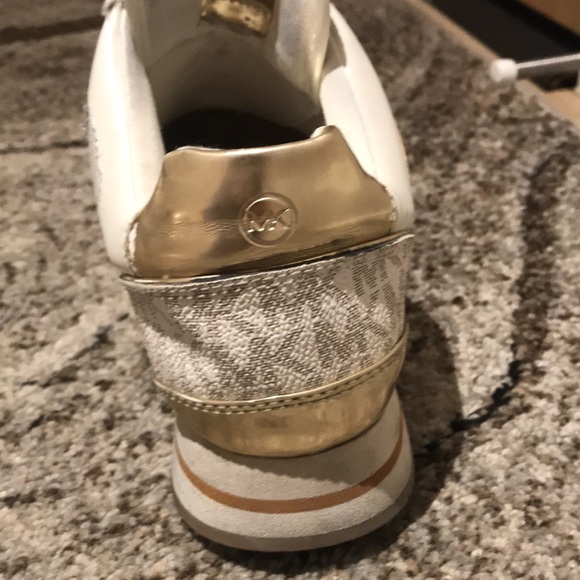 Micheal Kors Shoes - Picture 3 of 11